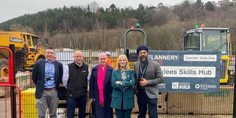 Tracy Brabin with Kirklees College staff